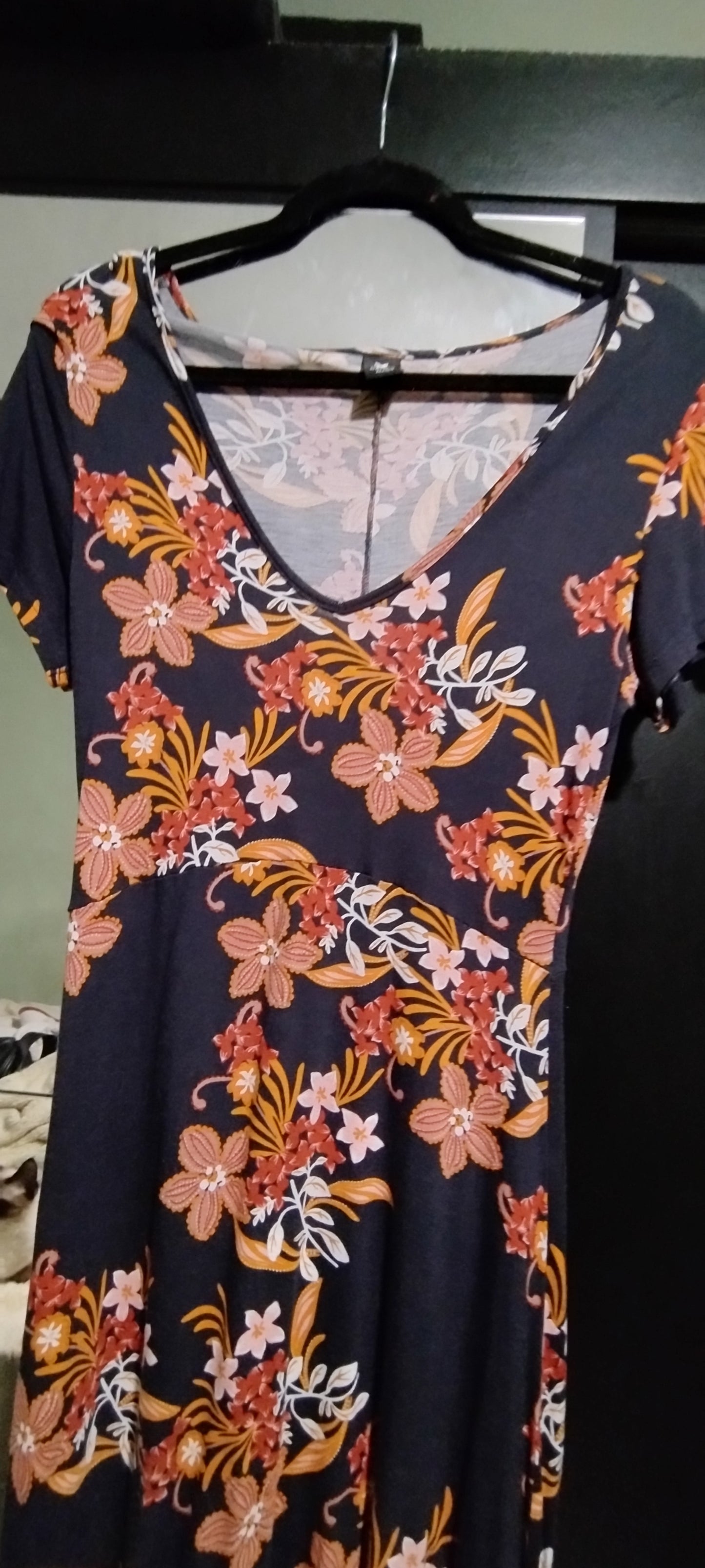 🌸 Vestido Evase Hering Floral Azul Marinho – Tam M