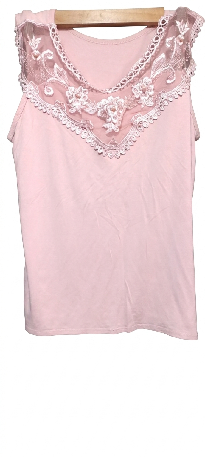 ✨ Blusa Delicada Rosa com Renda e Aplicação de Pérolas (Tam M)