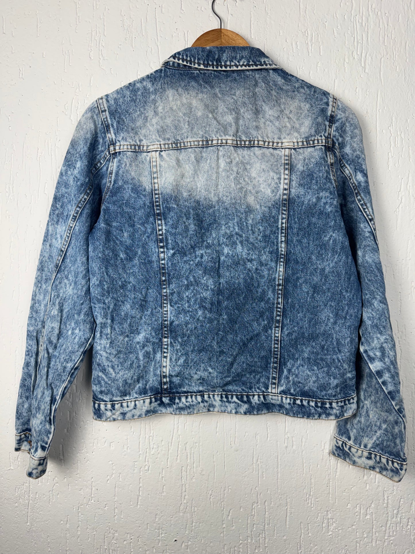 Jaqueta Jeans Acid Wash Marisa • Marmorizada