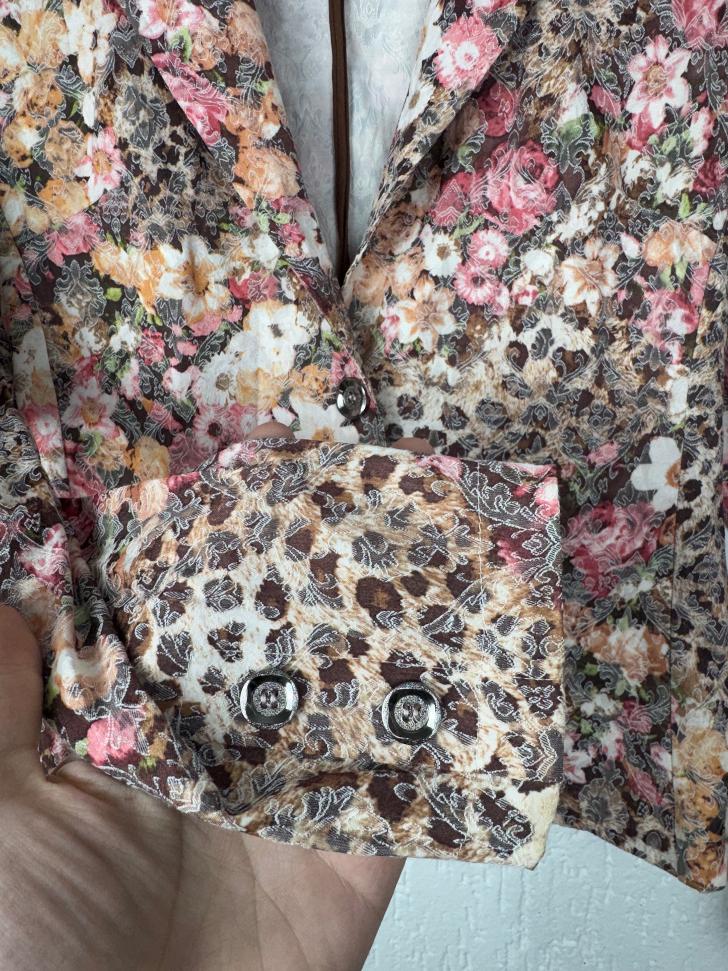Blazer Floral Vintage Rendado Marrom e Rosa Abrótea