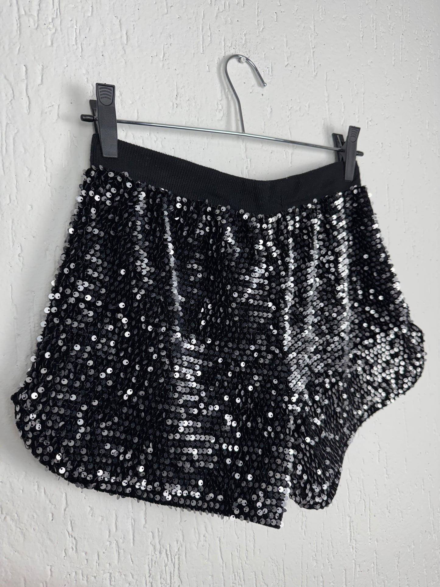 Short Paetê Preto Clockhouse Cintura