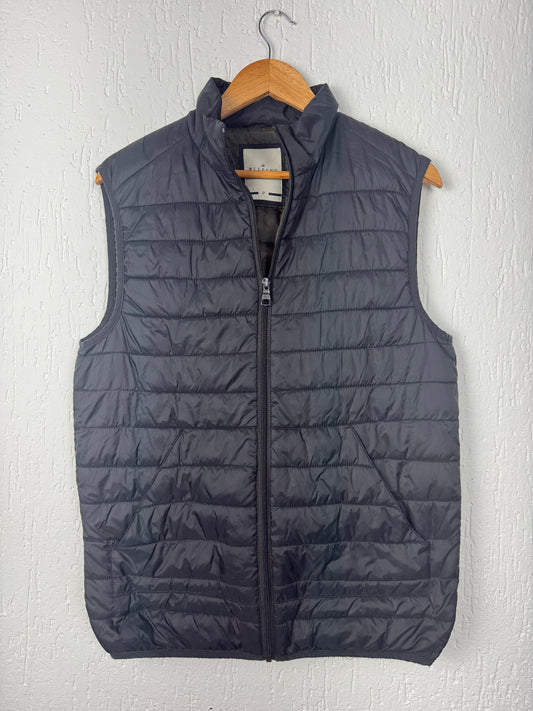 Colete Puffer Preto AL Weekend • Leve e Minimalista