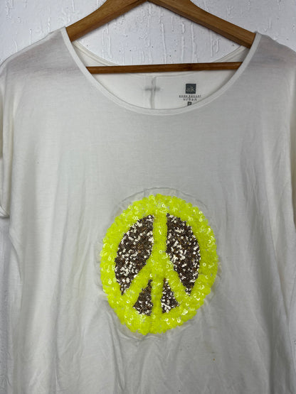 Blusa off white com aplicação paetê