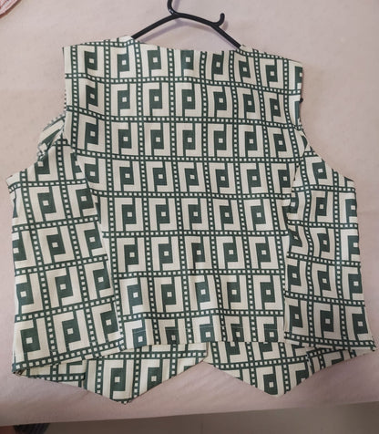 Colete alfaiataria quadriculado verde e off wite, tamanho G2, lindíssimo, peça nova, na etiqueta com valor de desapego!!!