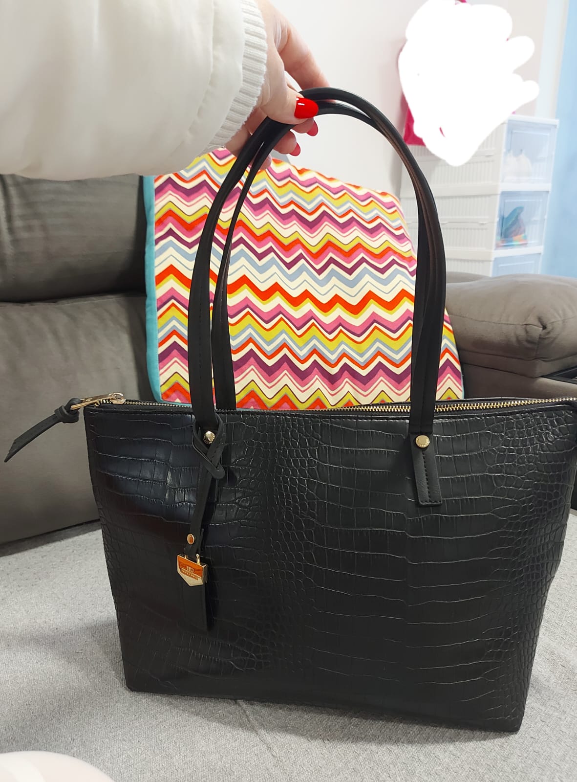 Bolsa sacola tote feminina preta, textura croco, semi- nova