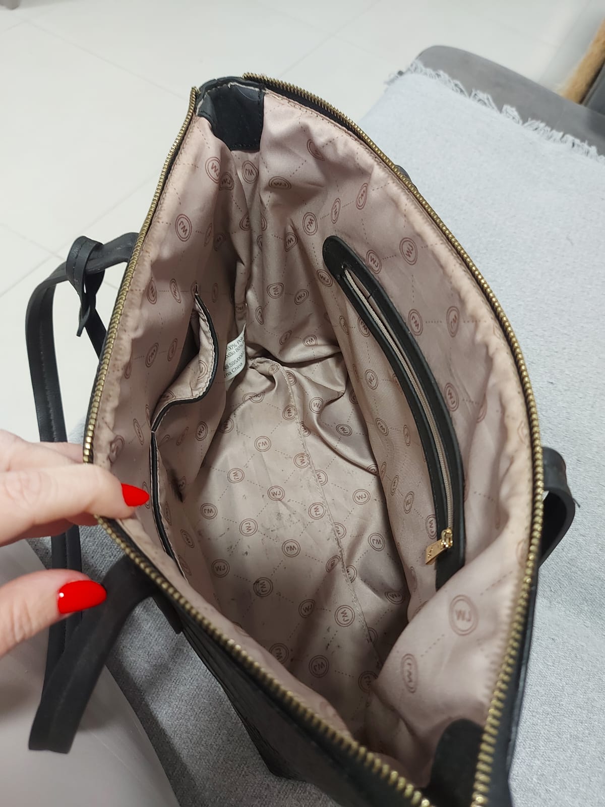 Bolsa sacola tote feminina preta, textura croco, semi- nova