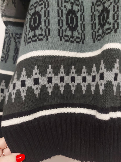 Suéter de tricô feminino estilo americano em tons de preto, verde e branco, lindíssimo, serve tamanho M/G, em excelente estado!!!