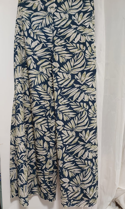 Calça pantalona da shein, linda, super fluída, estampa de folhas, tamanho 40, peça nova!