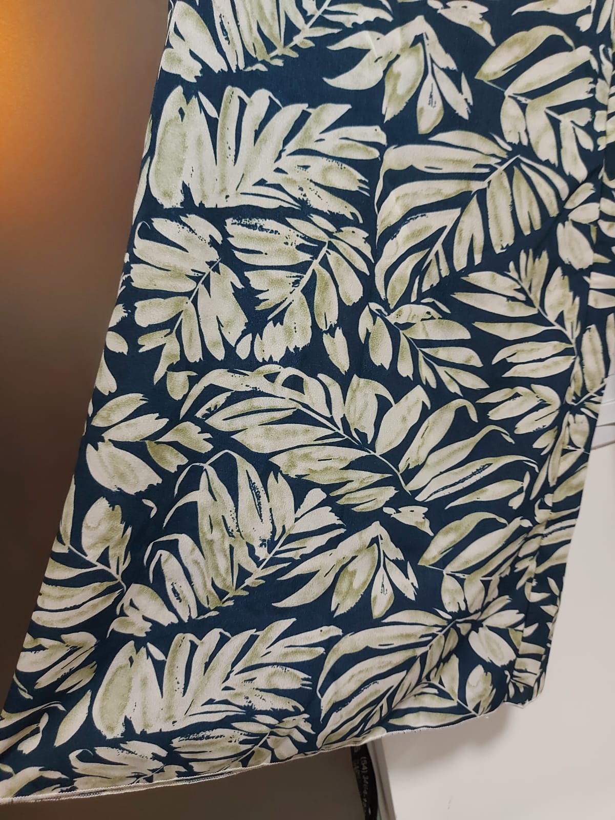 Calça pantalona da shein, linda, super fluída, estampa de folhas, tamanho 40, peça nova!