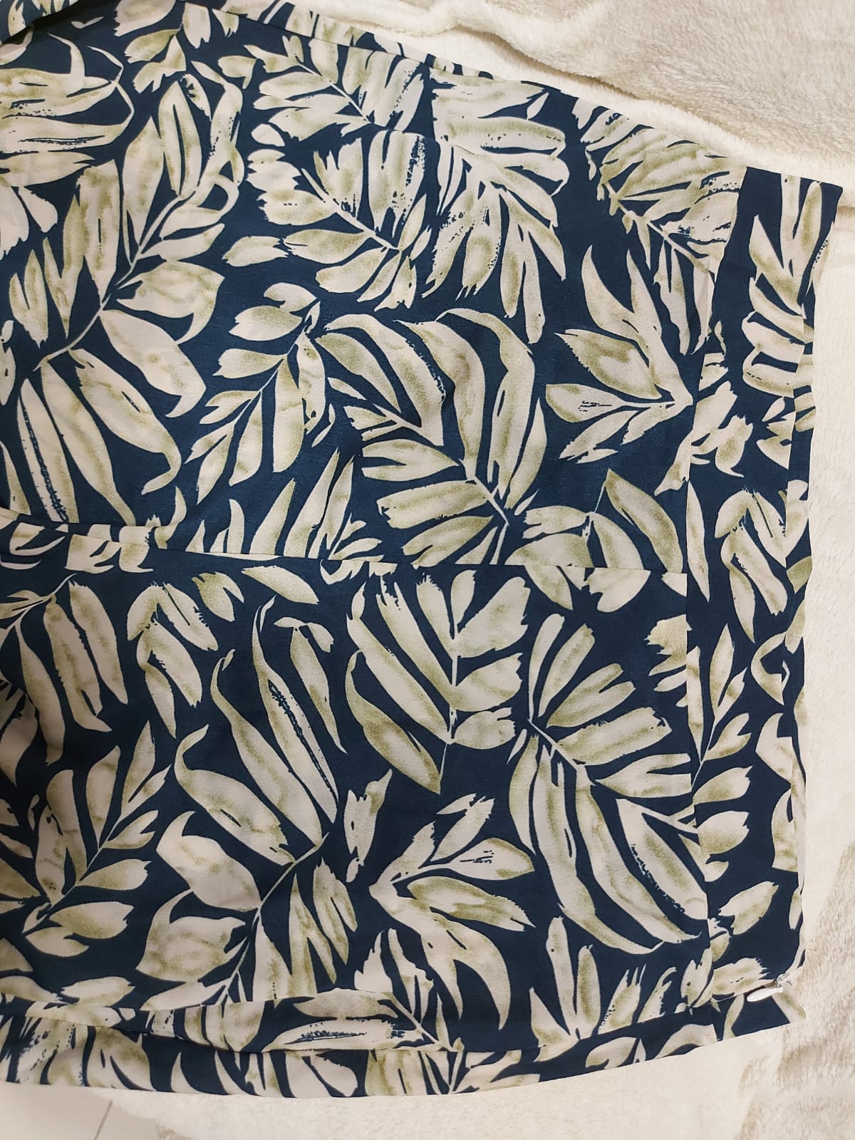 Calça pantalona da shein, linda, super fluída, estampa de folhas, tamanho 40, peça nova!