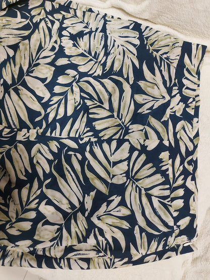 Calça pantalona da shein, linda, super fluída, estampa de folhas, tamanho 40, peça nova!