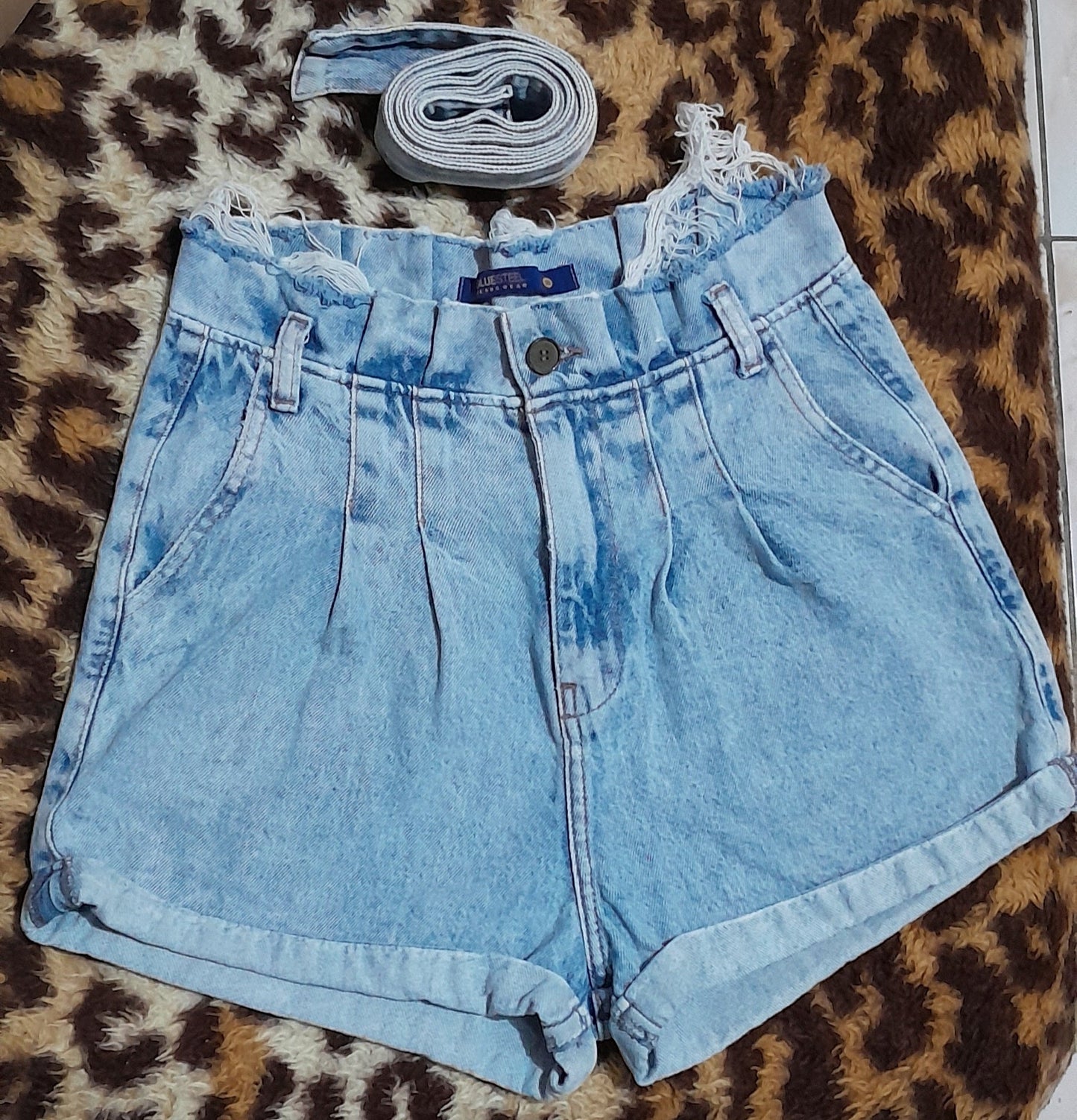 Short Jeans Clochard Bluee Steel Cintura Alta Com Cinto - Tam 36