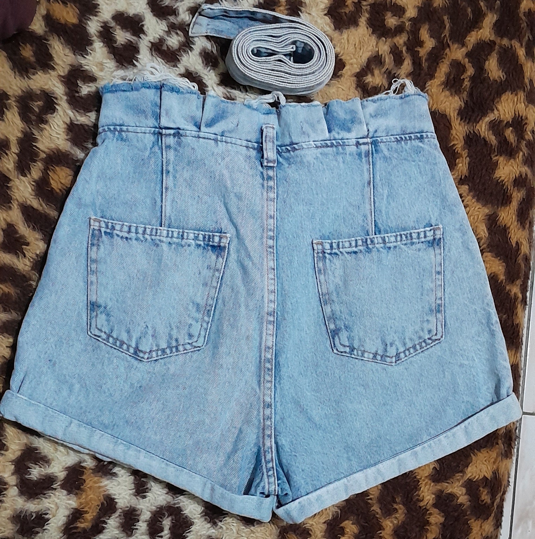 Short Jeans Clochard Bluee Steel Cintura Alta Com Cinto - Tam 36