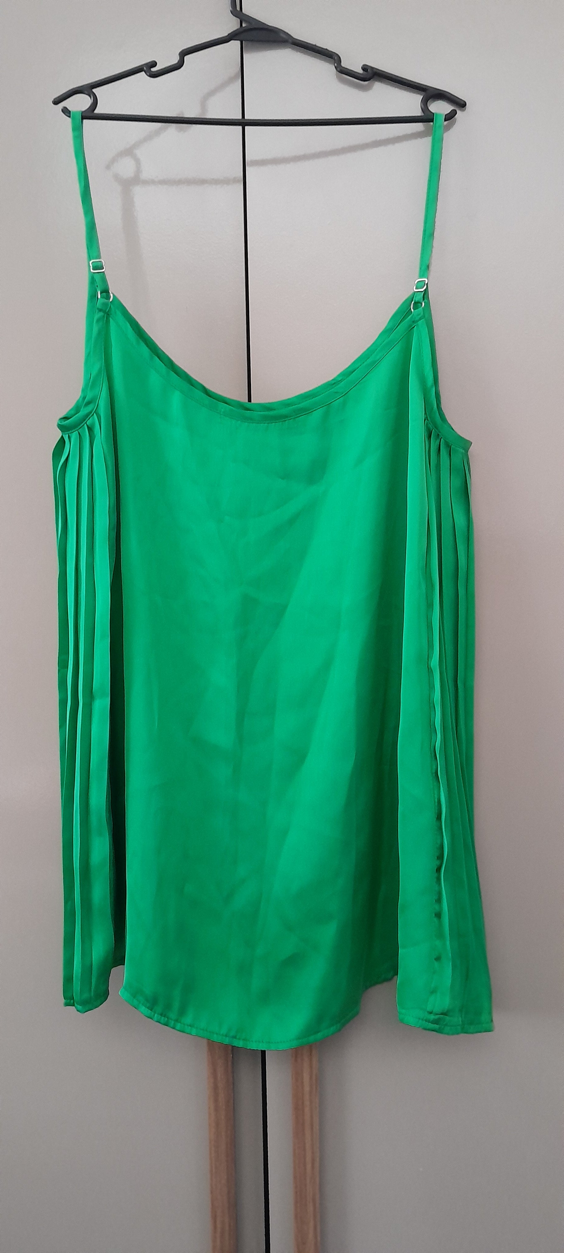 Kit 2 Blusas de Alcinha com Lateral Plissada (Verde e Rosa) P