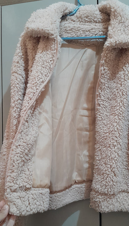 Casaco Teddy Feminino Off-White Com Zíper e Gola – Super Quentinho M