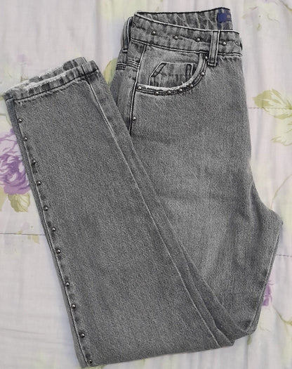 Calça Jeans Mom Blue Steel Cinza com Tachas Rocker tam 34