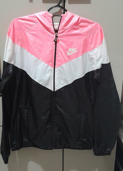 Jaqueta Corta-Vento Nike Windrunner Feminina – Rosa, Branco e Preto P