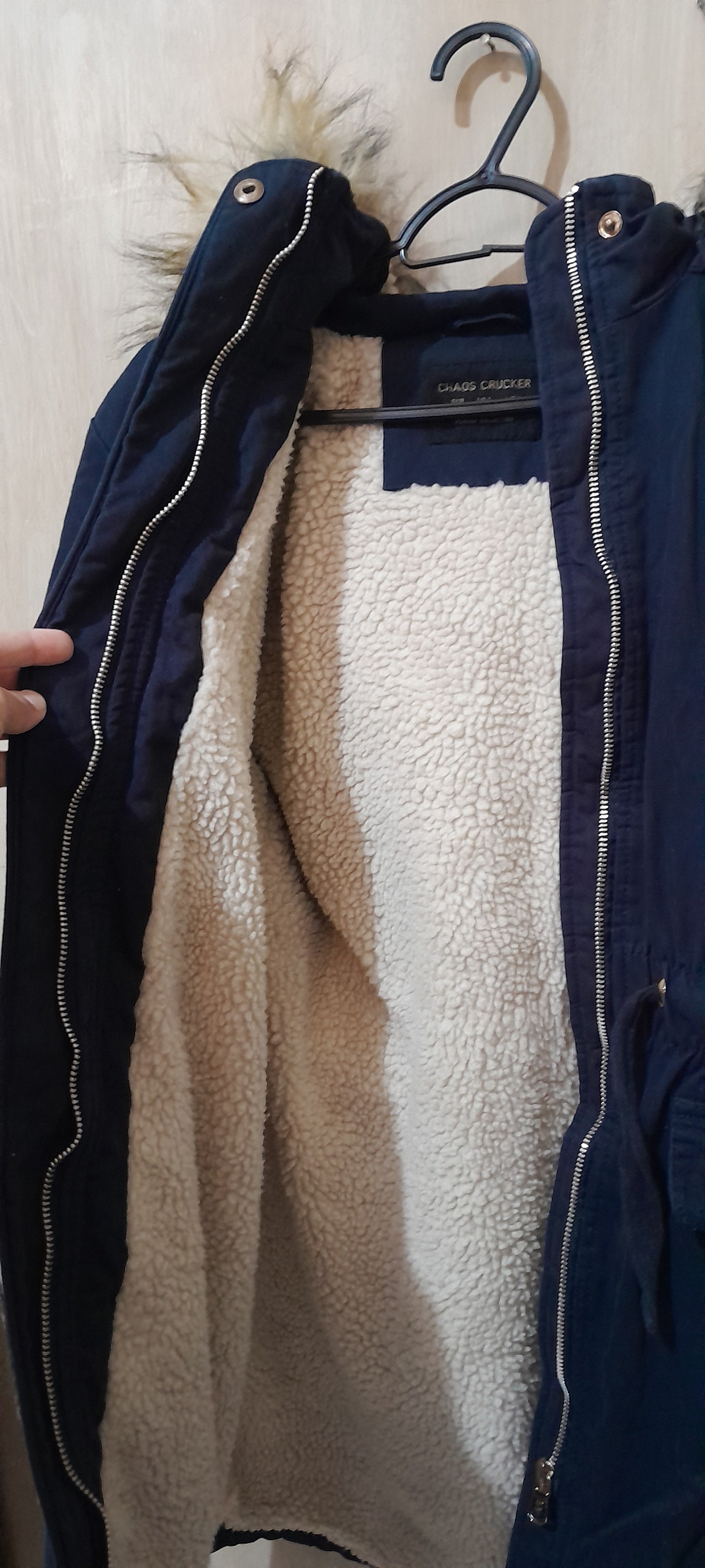 Parka Feminina Azul-Marinho com Capuz de Pelo Sintético e Forro de Lã CHAOS CRUCKER