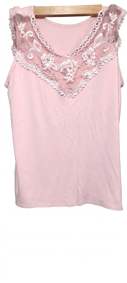 ✨ Blusa Delicada Rosa com Renda e Aplicação de Pérolas (Tam M)