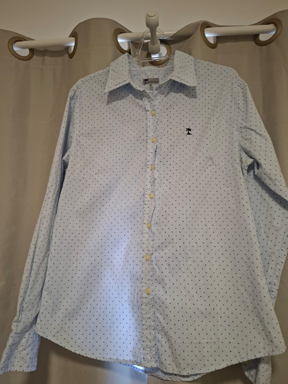 Camisa casual AD LIFE STYLE, azul bebê com estampa poá, tamanho 2, lindíssima!!!