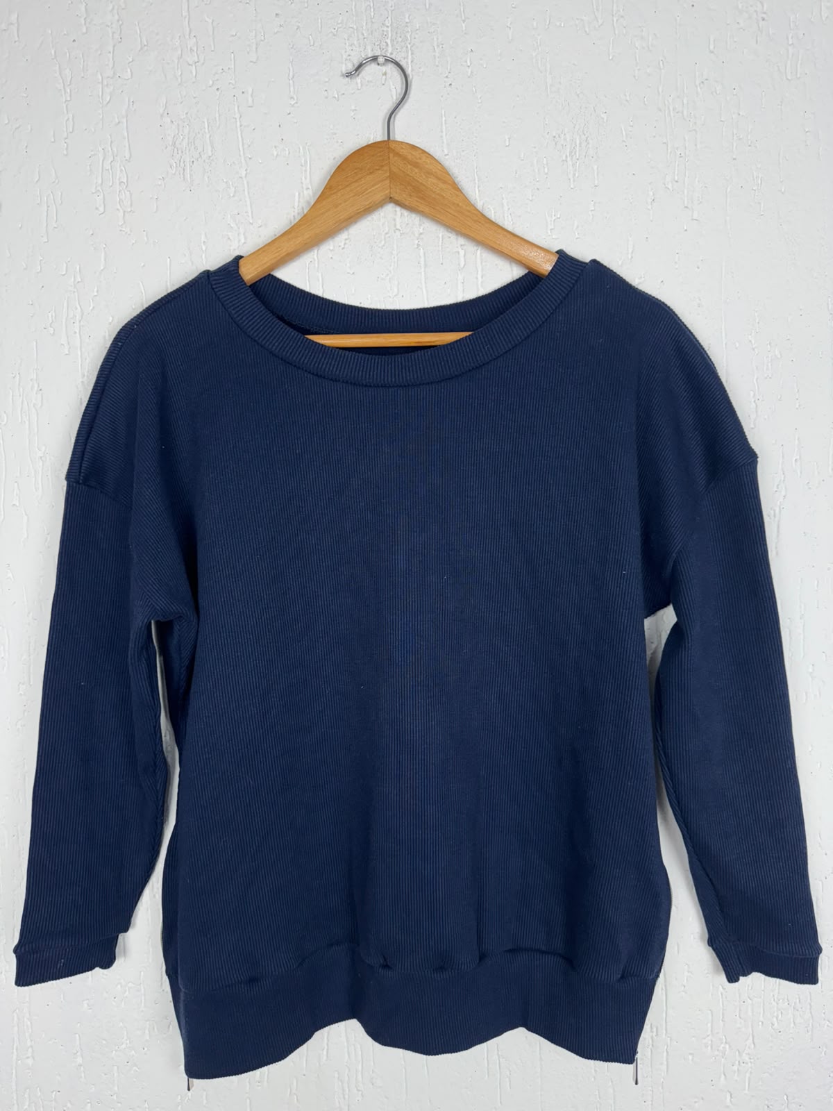Blusa de Moletom Canelado com Zíper Lateral – Azul Marinho Tamanho G