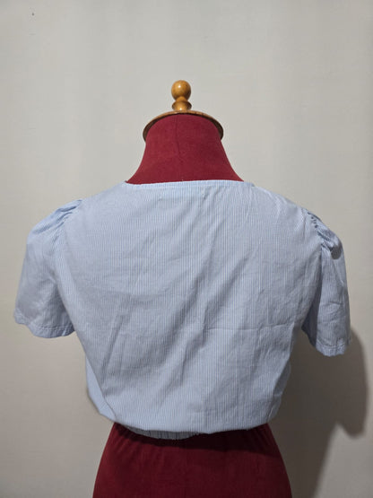 Cropped Listrado Azul e Branco com Manga Bufante