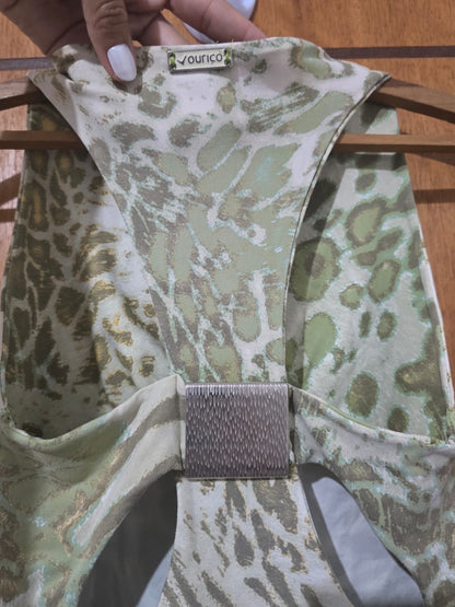 Regata em Poliamida Animal Print Onça Verde – Decote V Transpassado