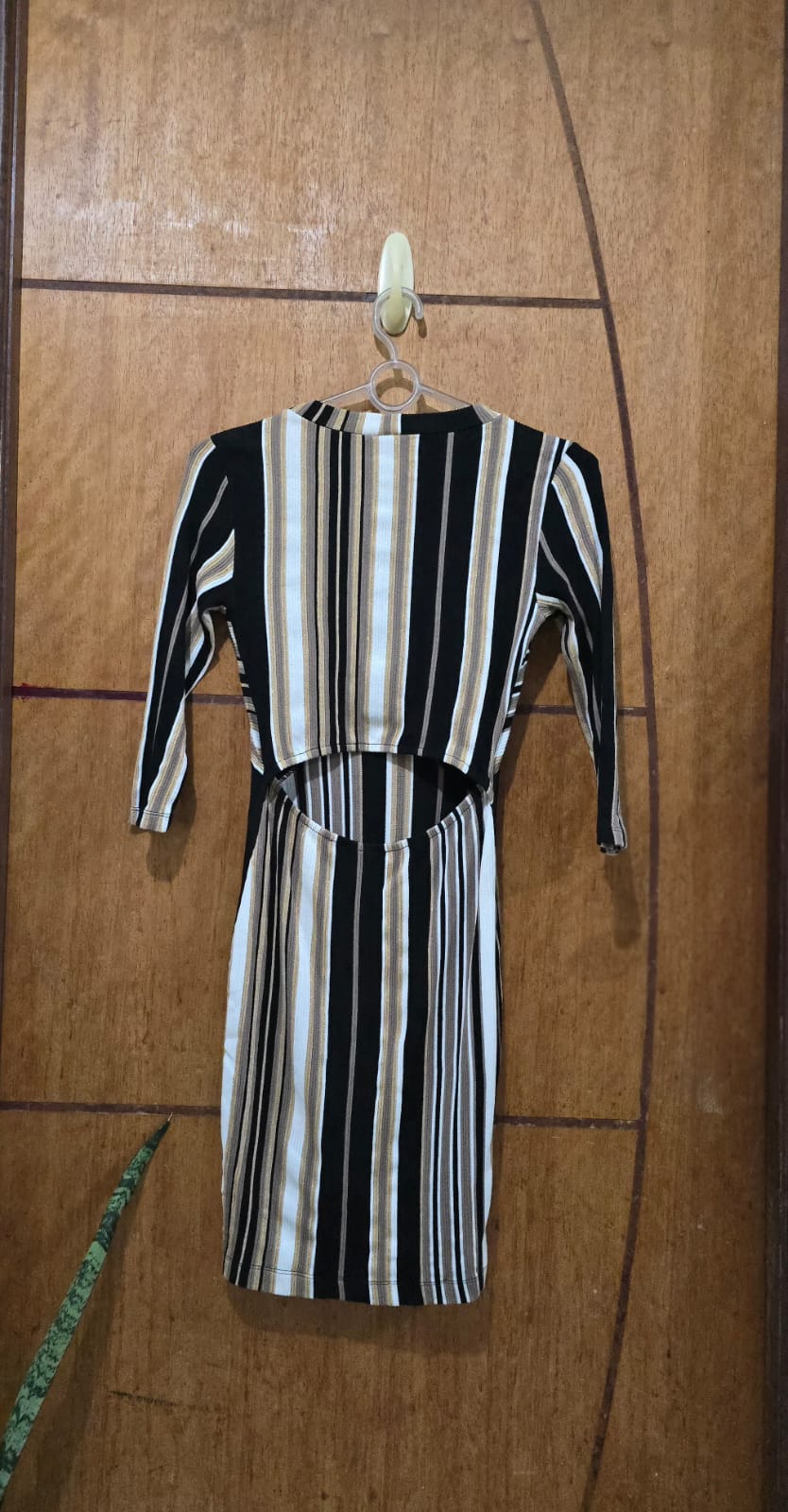 Vestido Tubinho Manga 3/4 Listrado - P