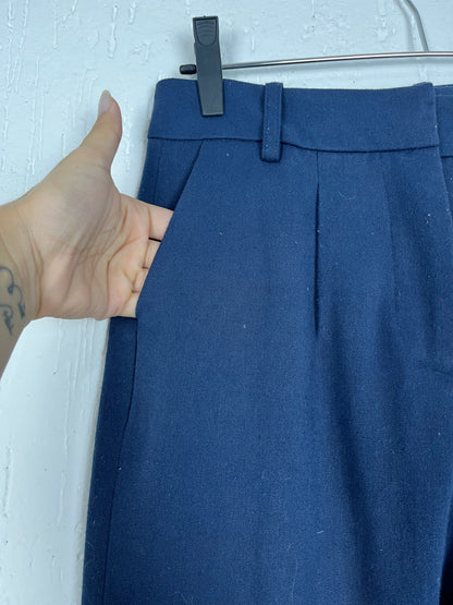 Calça azul marinho da Canal