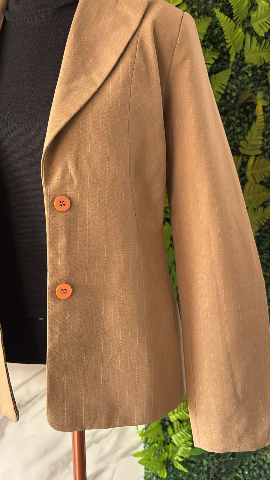 Blazer bege cortelle risca giz branca forrado