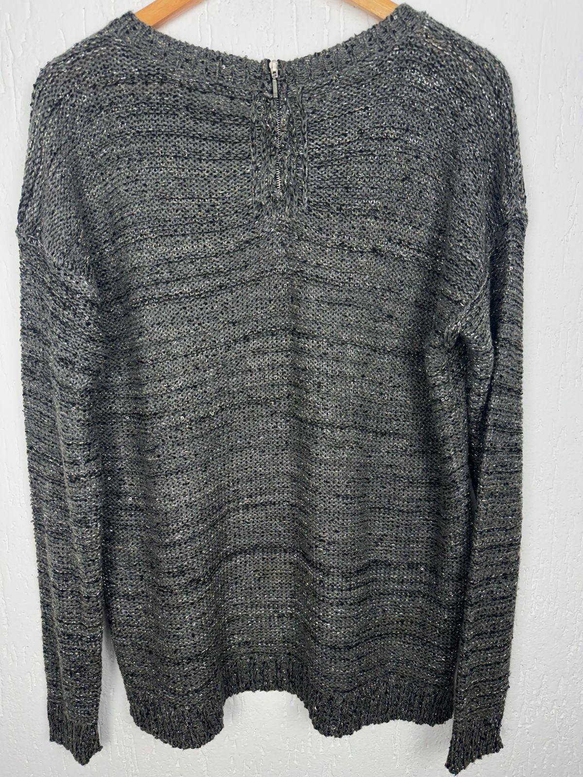 Blusa de Tricô Texturizado com Brilho e Zíper – Grafite Tamanho  GG