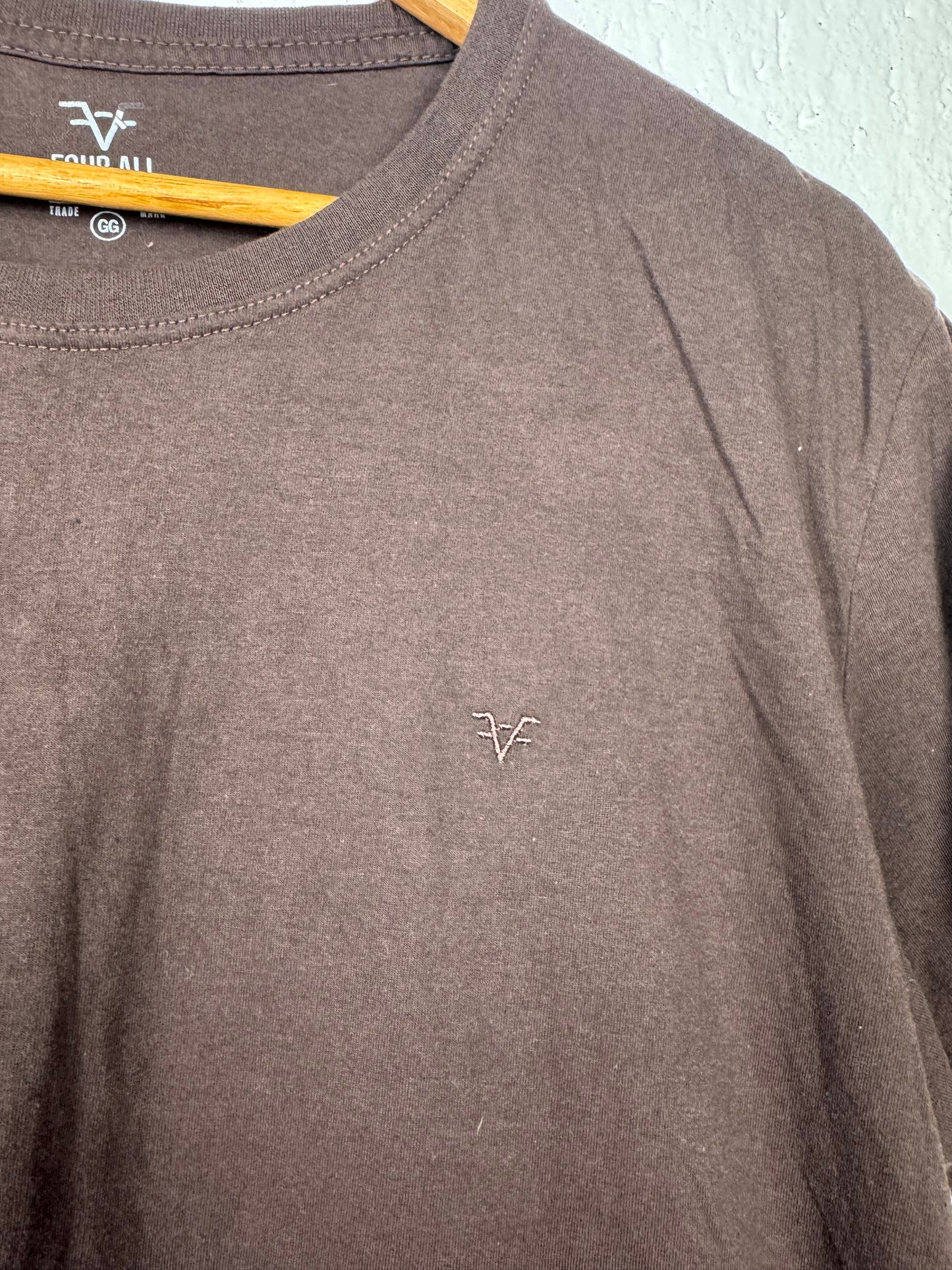 Camiseta Four All Marrom Chocolate Básica