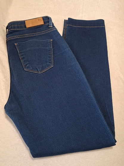 Calça jeans feminina Zara em lavagem azul escura clássica, tamanho 40