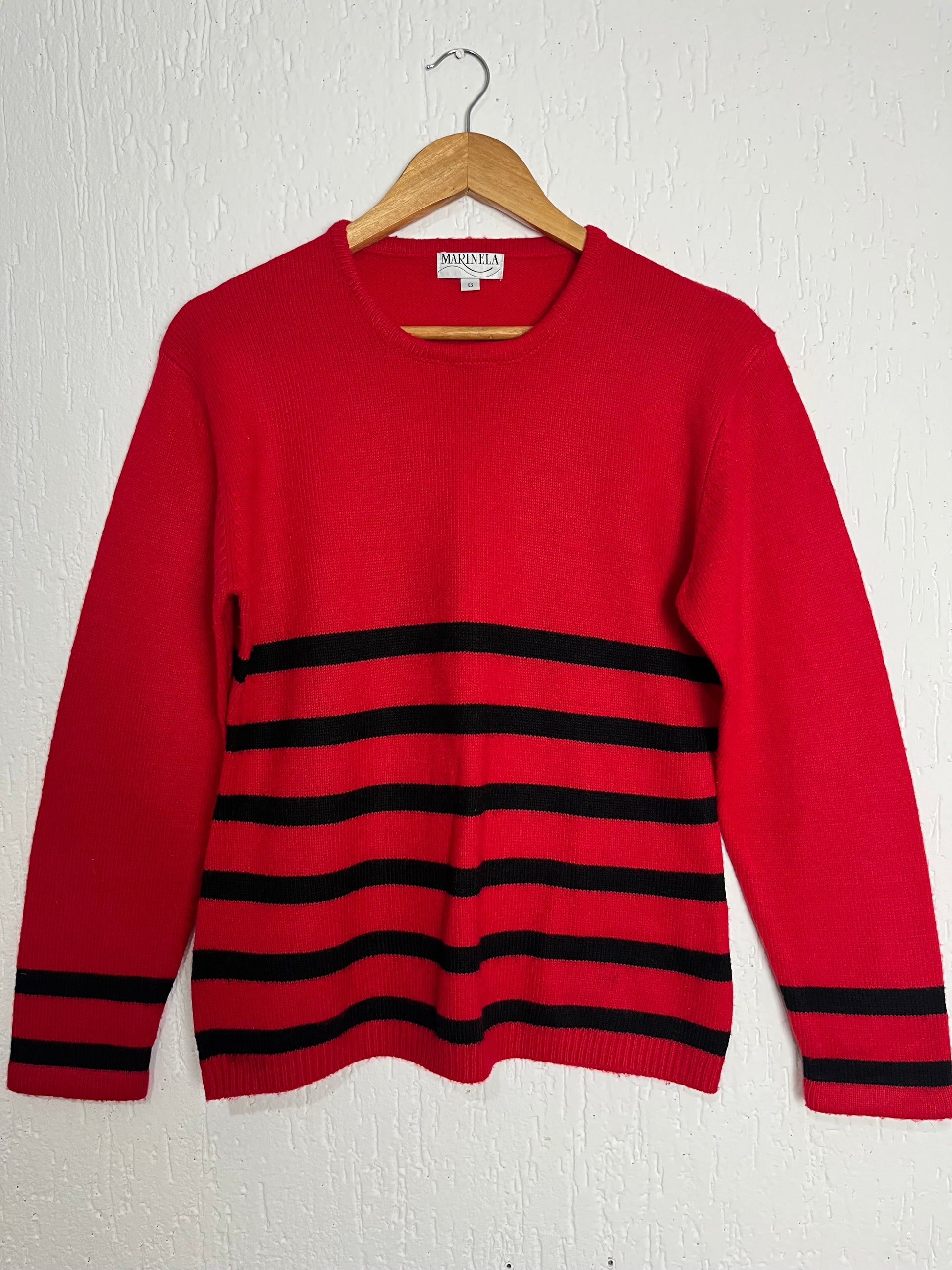 Suéter em tricot listrado