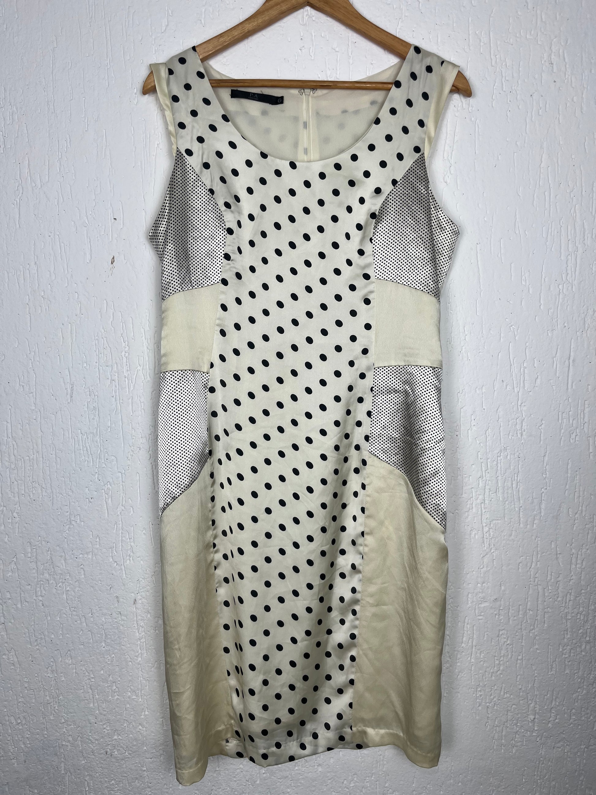 Vestido Tubinho P.A Concept com Recortes e Estampa Poá
