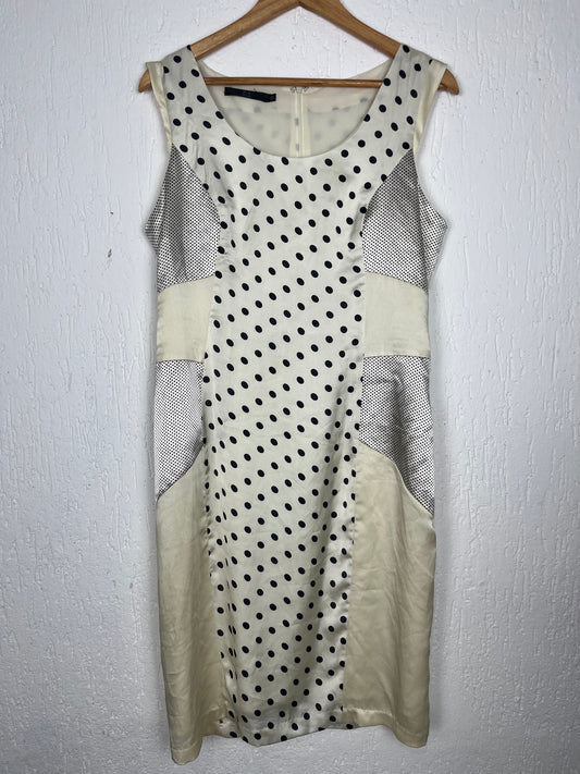Vestido Tubinho P.A Concept com Recortes e Estampa Poá