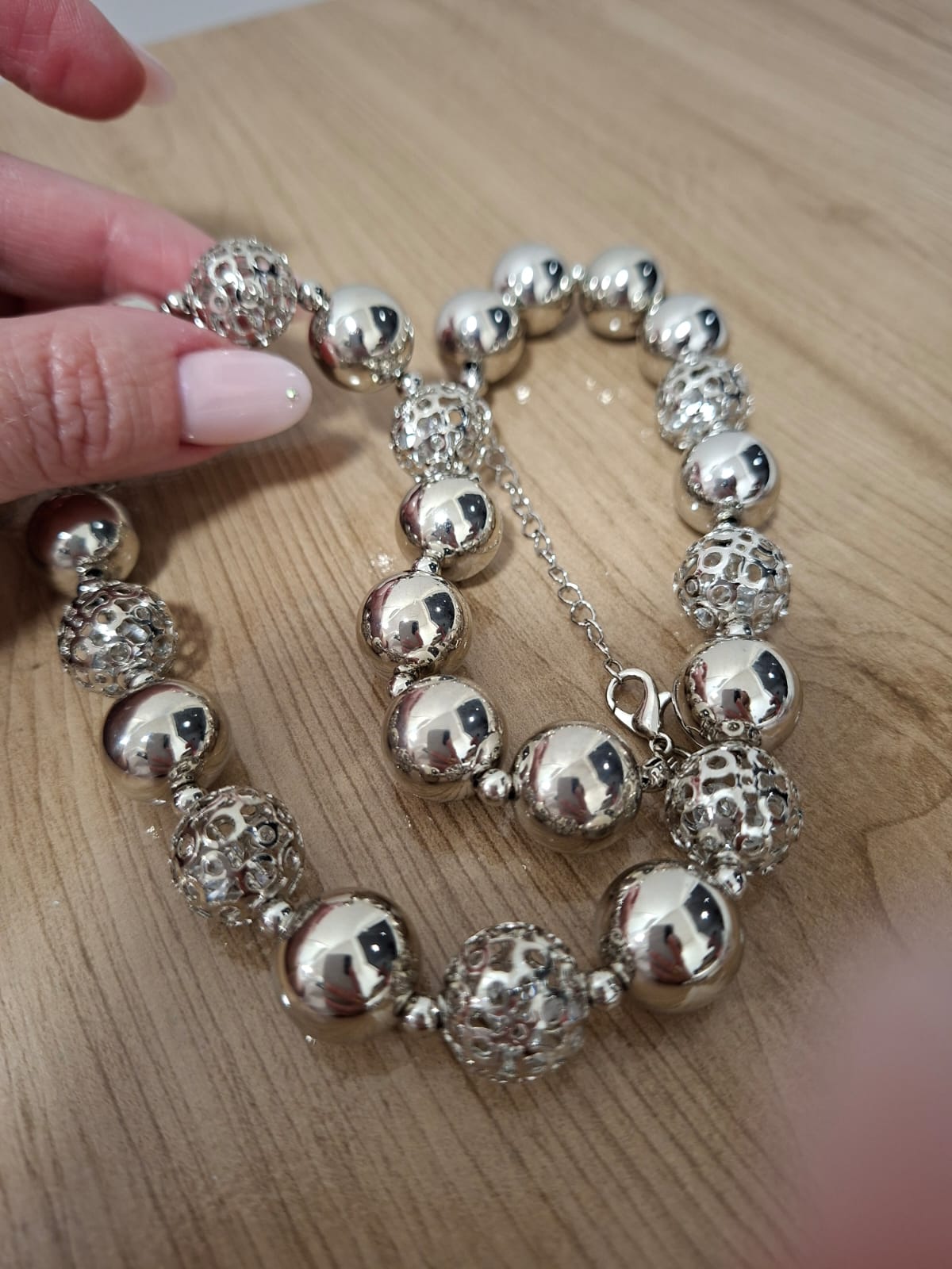 Conjunto colar prata com esferas fechadas e vazadas+ pulseira com mini esferas