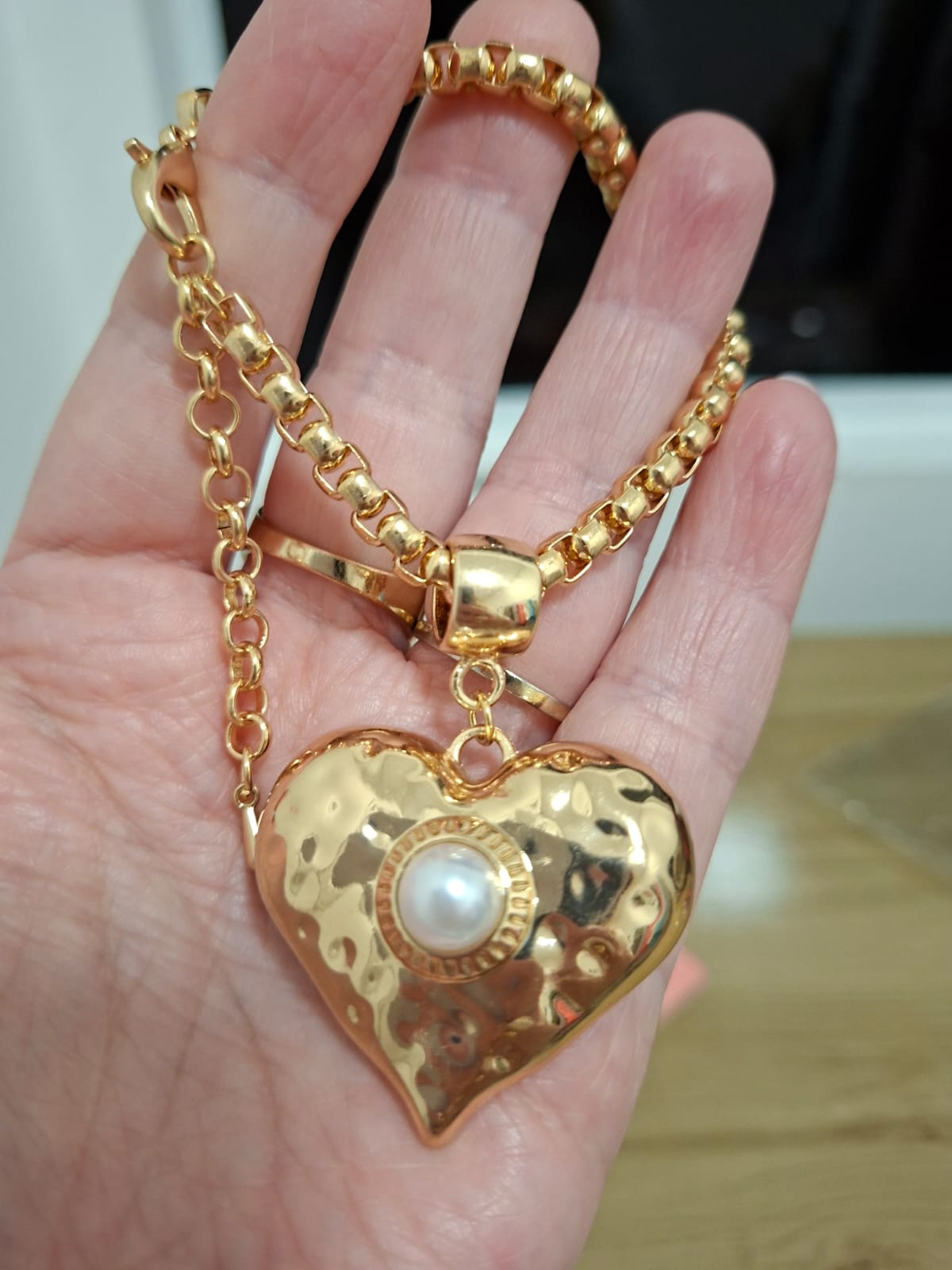 Conjunto de pulseira + brincos dourados banhados no verniz italiano com pérolas orgânicas, lindo e romântico!!!