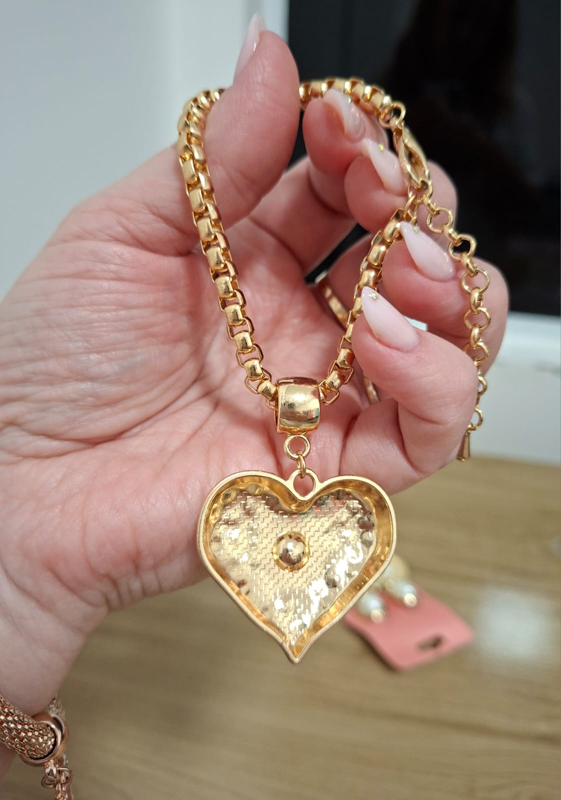 Conjunto de pulseira + brincos dourados banhados no verniz italiano com pérolas orgânicas, lindo e romântico!!!