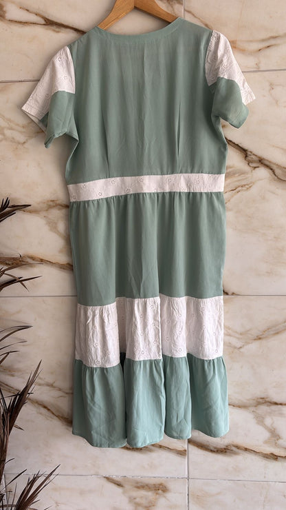 Vestido mide detalhe em lesie