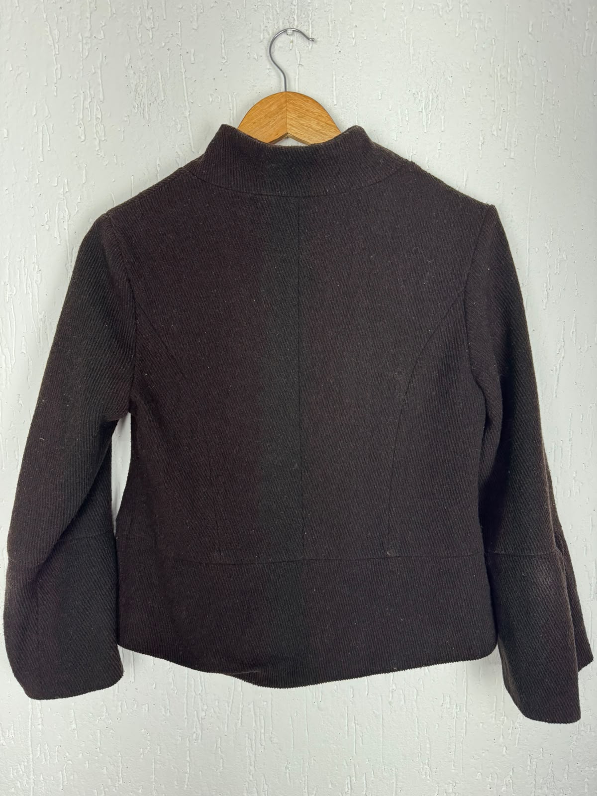 Casaco Curto Estilo Bomber em Lã Gorda – Cor Café Tamanho M pequeno