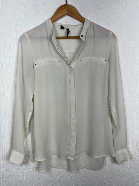 Camisa Mangô Off-White com Botões prateado
