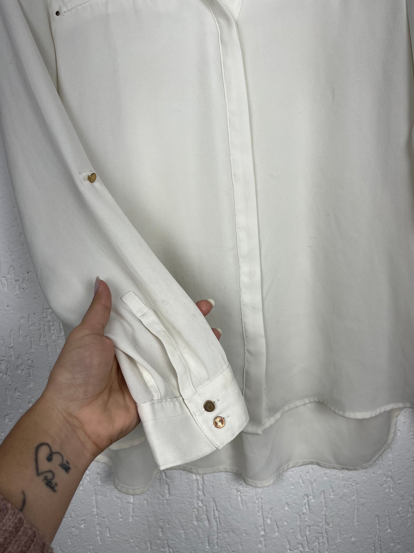 Camisa Mangô Off-White com Botões prateado