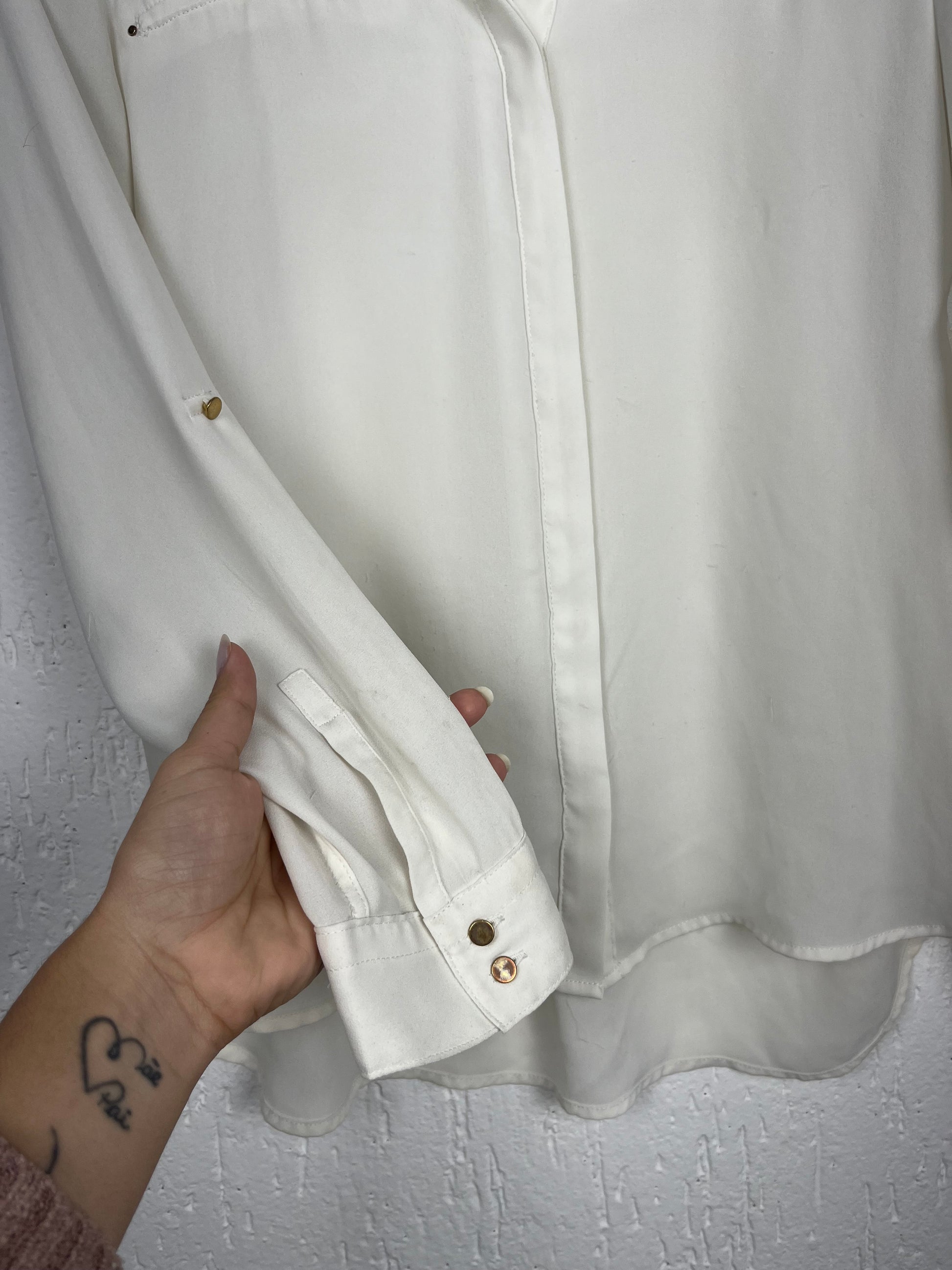 Camisa Mangô Off-White com Botões prateado