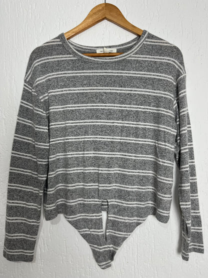 Blusa Manga Longa Listrada com Detalhe de Amarração