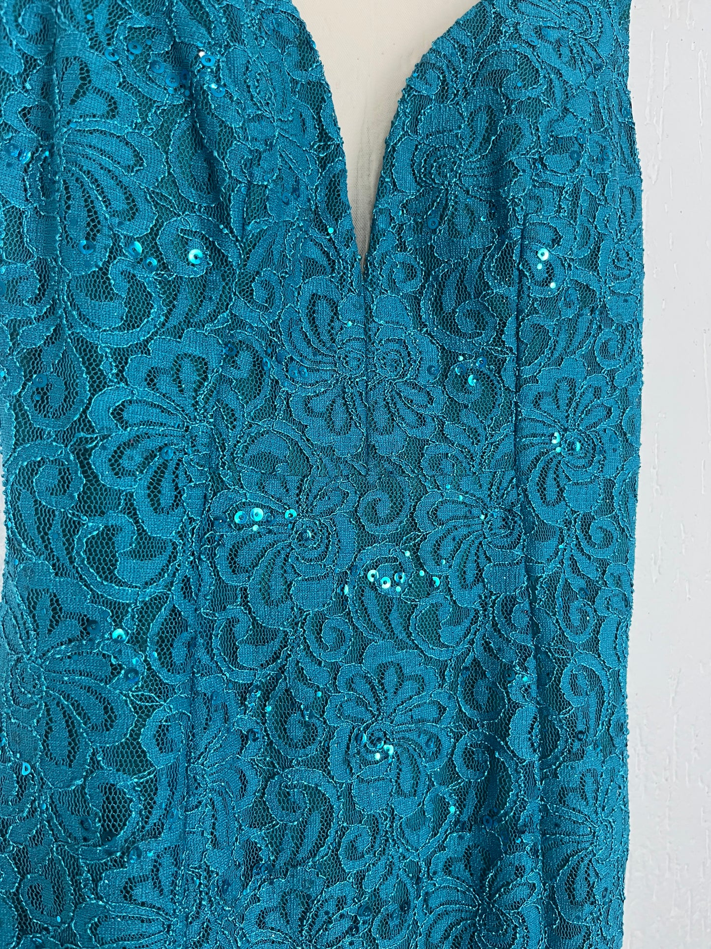 Vestido de Festa Longo Renda e Paetês Azul