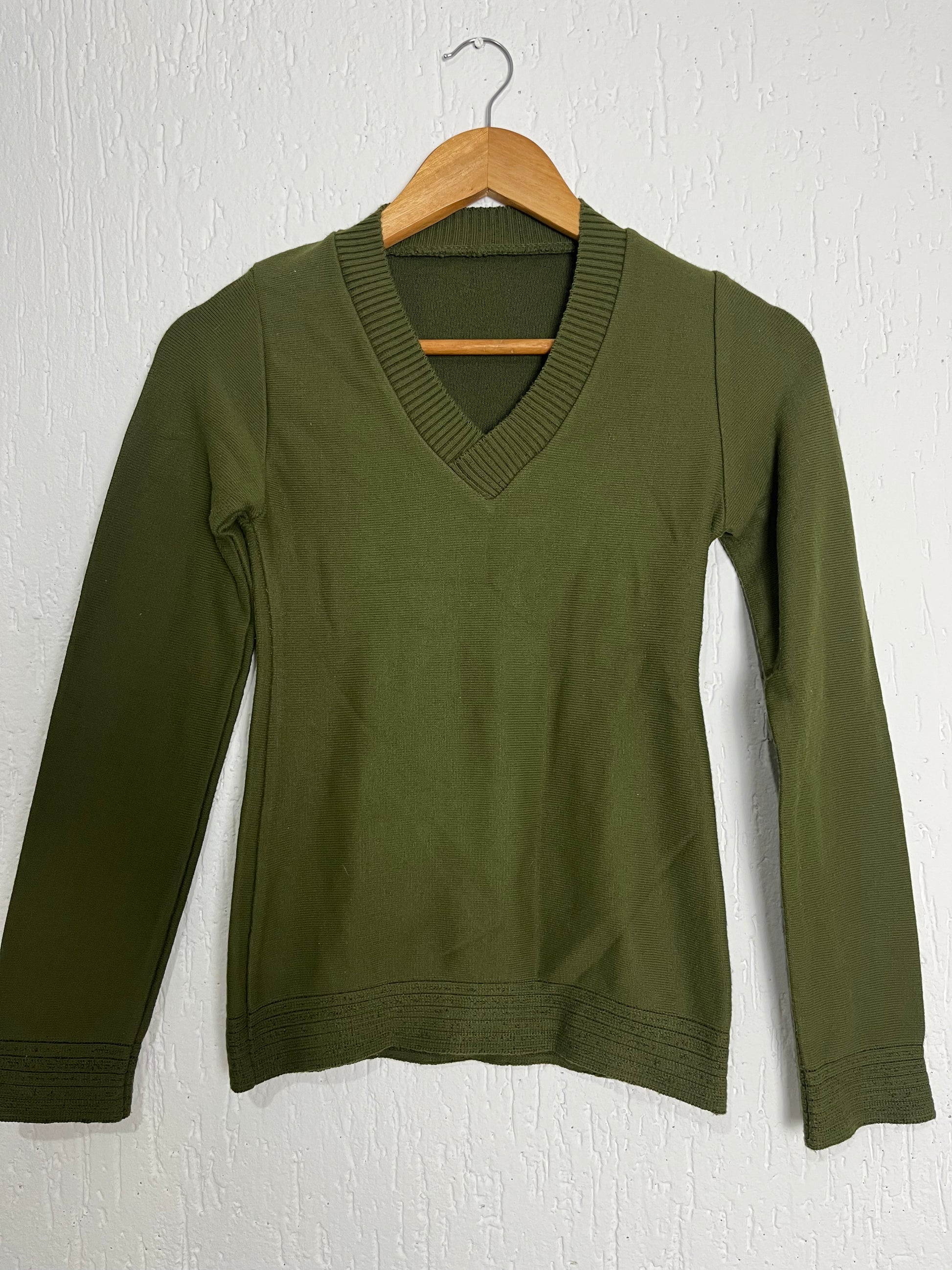 Suéter feminino verde militar