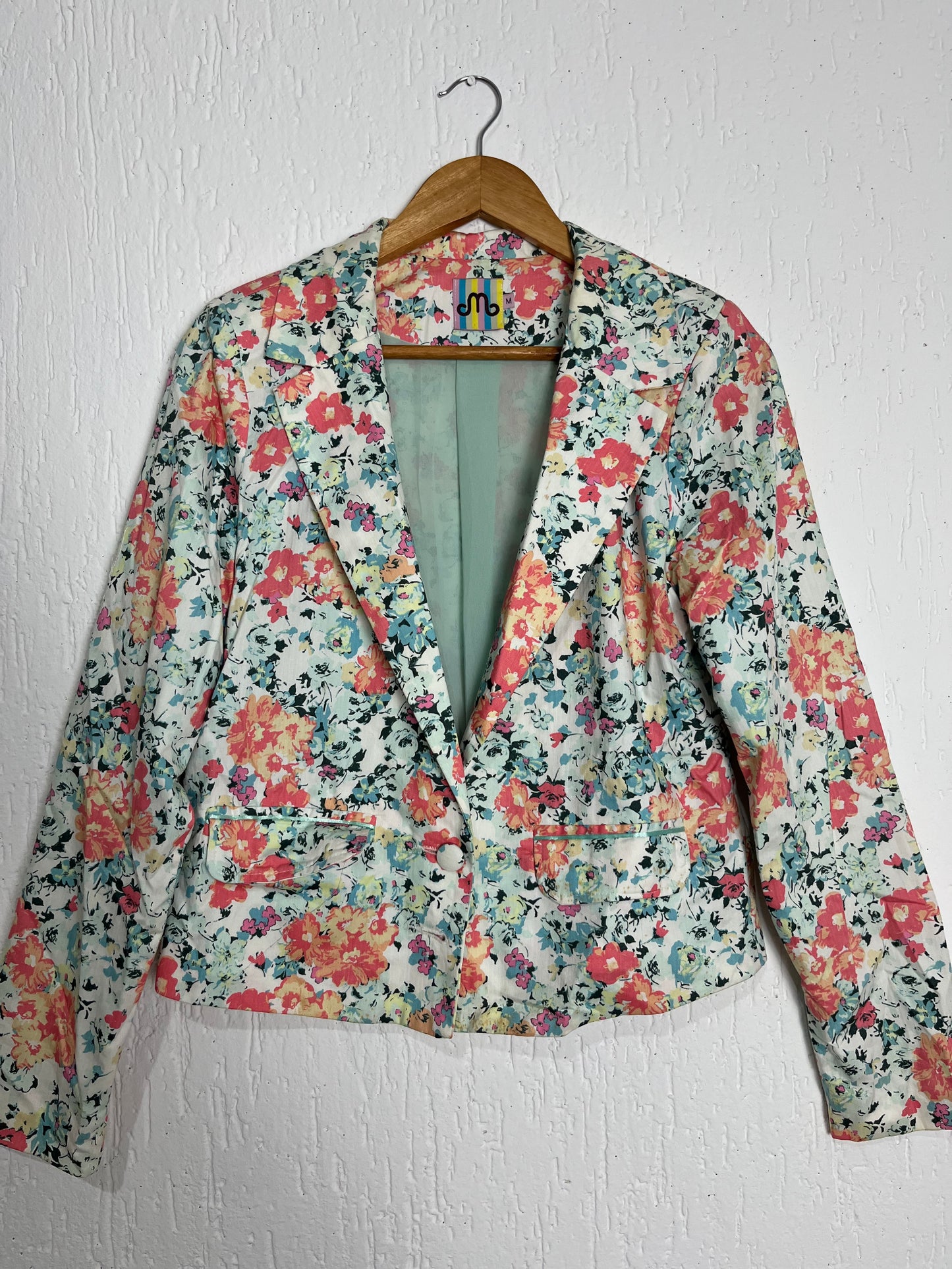 Blazer Alfaiataria Floral — Estampa que Não Volta