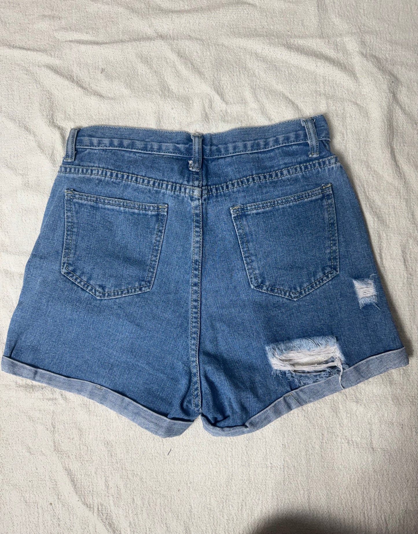 Short Jeans Mom Destroyd com Elastano