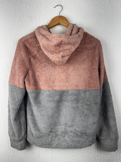 Blusa Pelúcia Capuz Rosê e Cinza Pompom